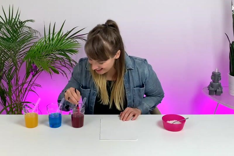 Fun science & arts experiment about absorption, primary colors & more